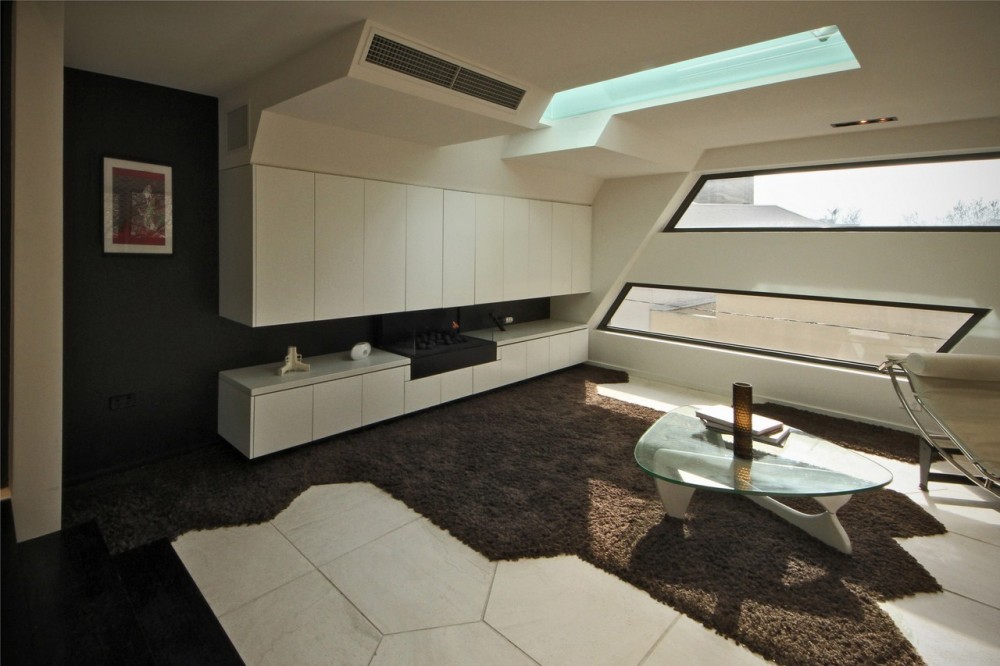 The Hive Apartment / ITN Architects