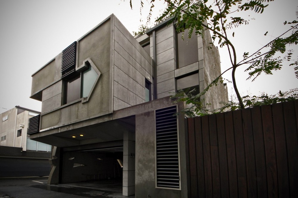 The Hive Apartment / ITN Architects