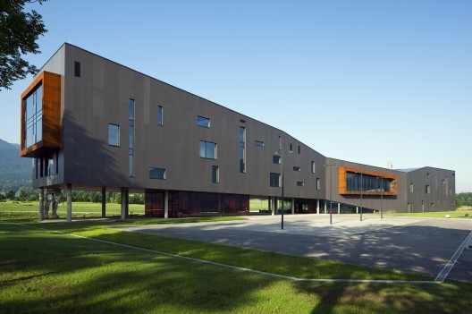 Miura Hotel / Labor 13