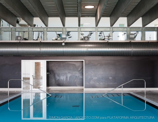 Piscina Cubierta Atmella / Pich-Aguilera Architects