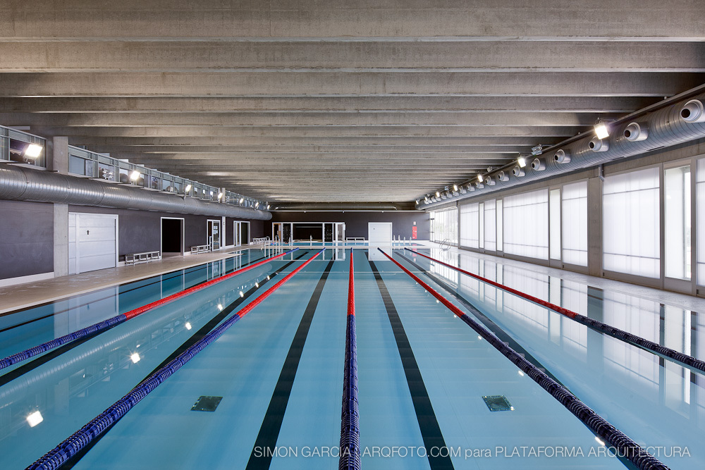 Swimming Pool / Pich-Aguilera Architects