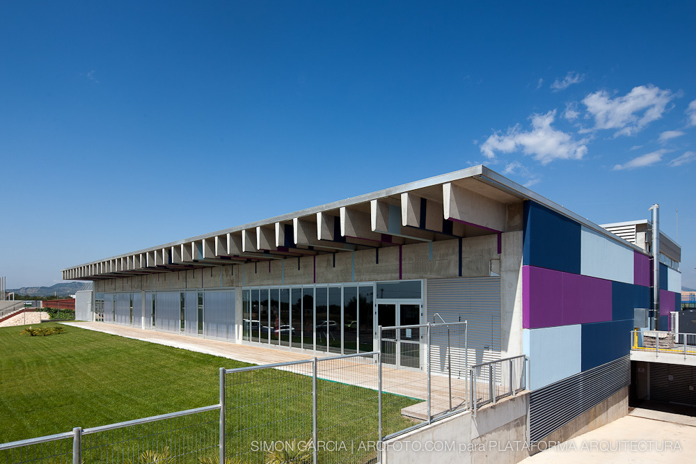 Swimming Pool / Pich-Aguilera Architects
