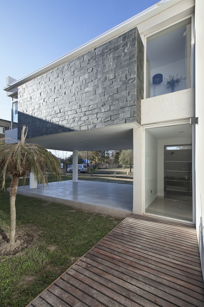 House RA / Pablo Anzilutti