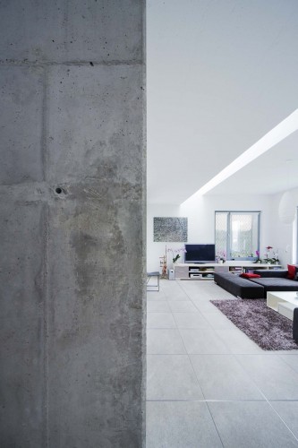 House in Dunaujvaros / ZSK Architects