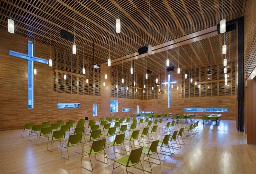 Salvation Army Harbour Light / Diamond Schmitt Architects