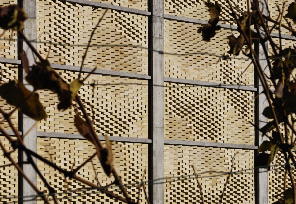 Winery Gantenbein / Gramazio & Kohler + Bearth & Deplazes Architekten