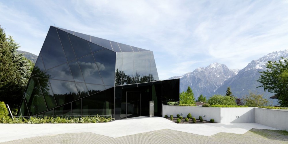 Seminar and Conference Cristal / MHM Architects