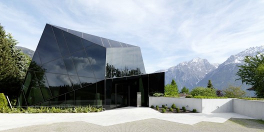 Seminar and Conference Cristal / MHM Architects
