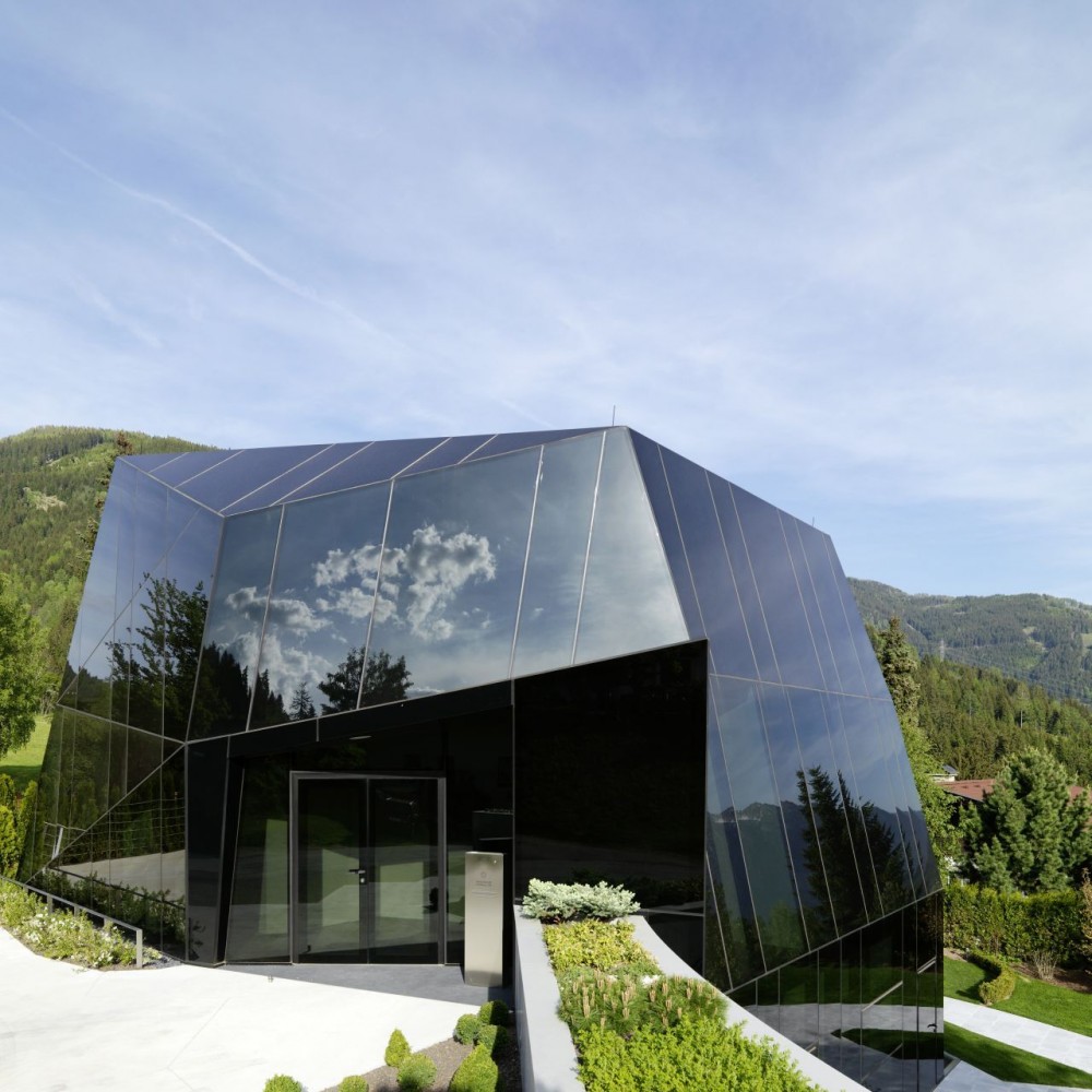 Seminar and Conference Cristal / MHM Architects
