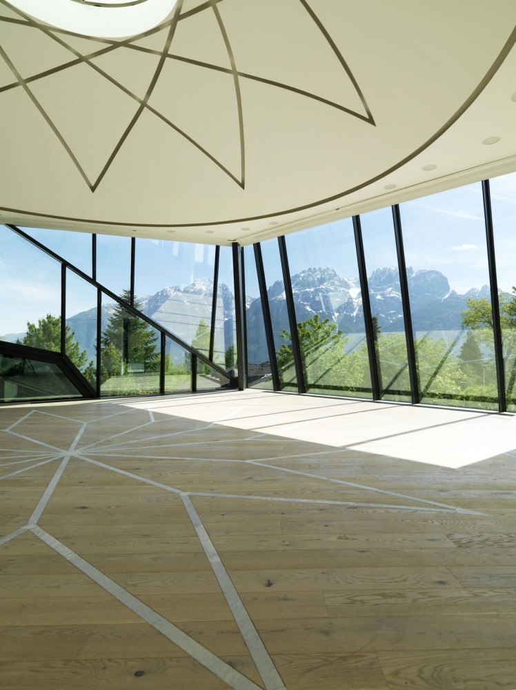 Seminar and Conference Cristal / MHM Architects