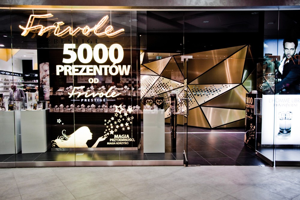 Frivole Prestige / Theza Architects