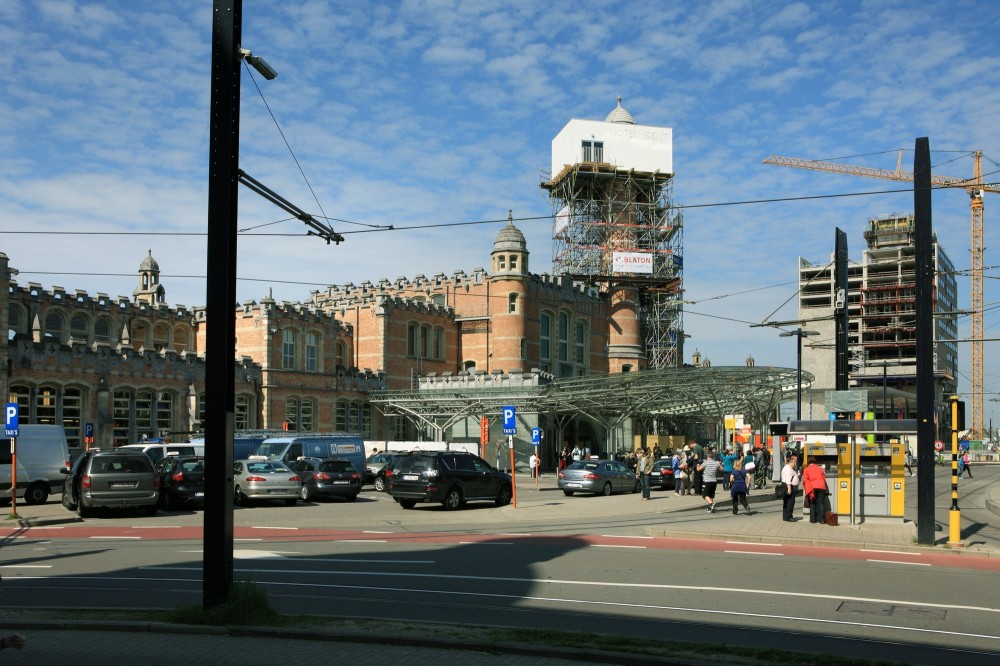 Hotel Gent / Tazu Rous
