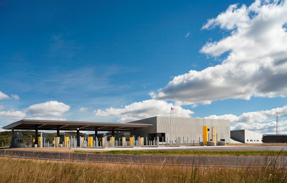 U.S. Commercial Port of Entry & Border Station / Robert Siegel Architects