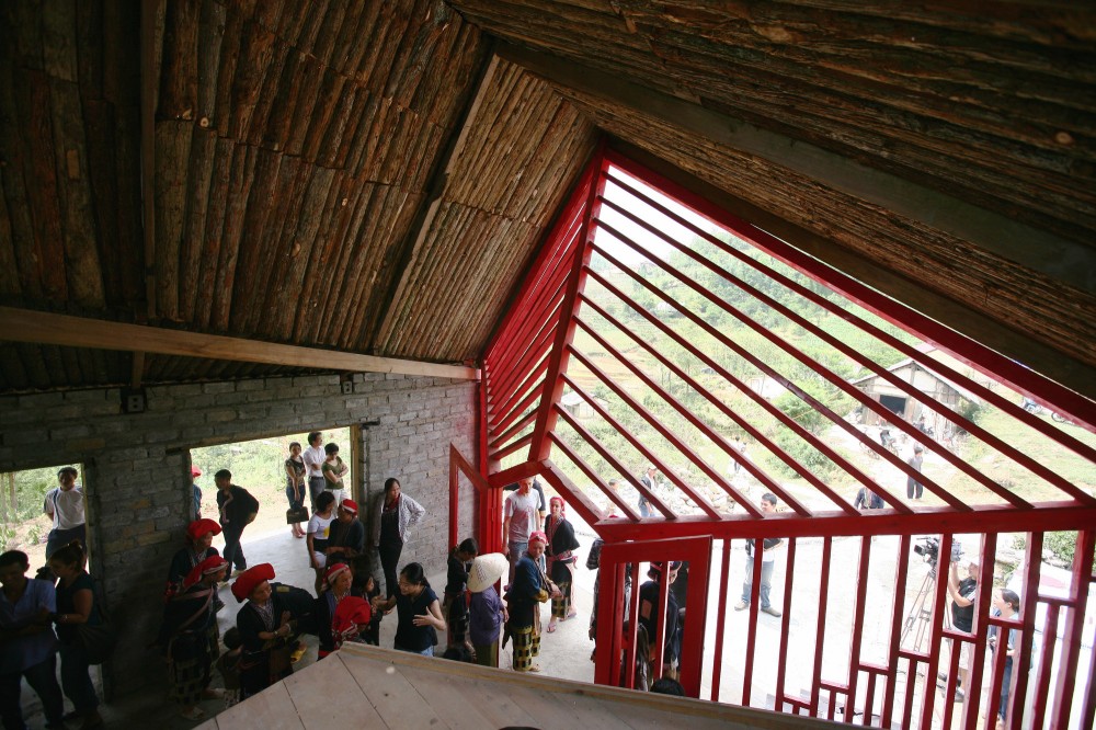 Ta Phin community house / 1+1>2
