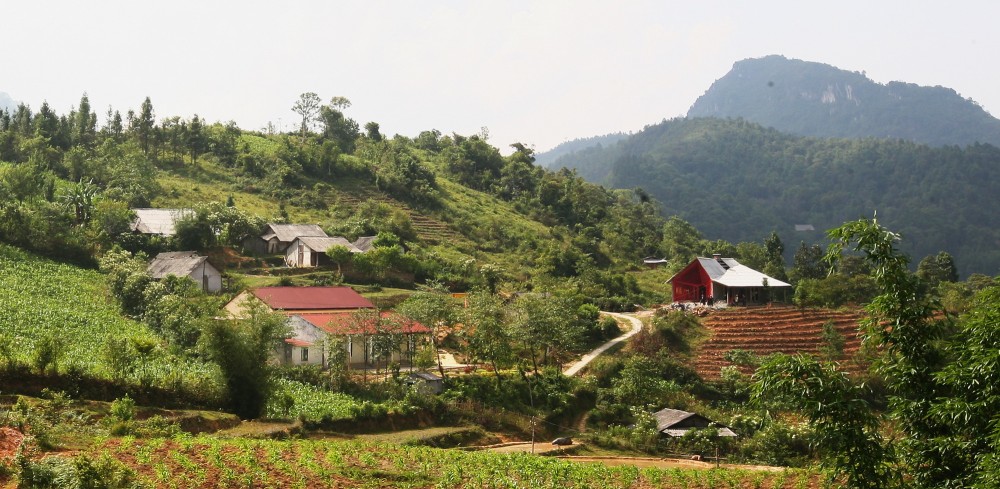 Ta Phin community house / 1+1>2