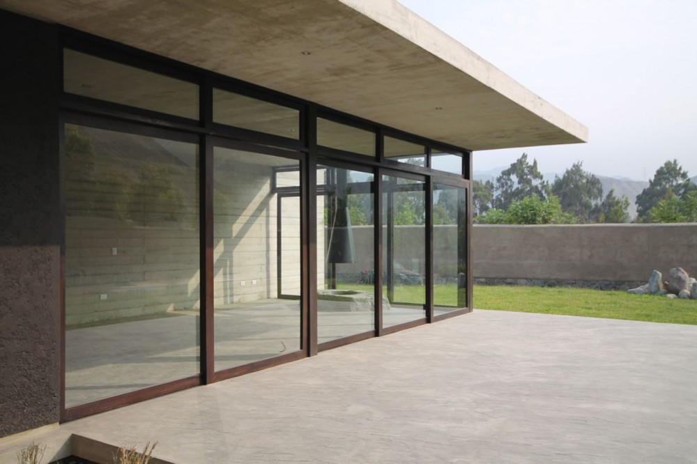 oZs0 House / Martin Dulanto