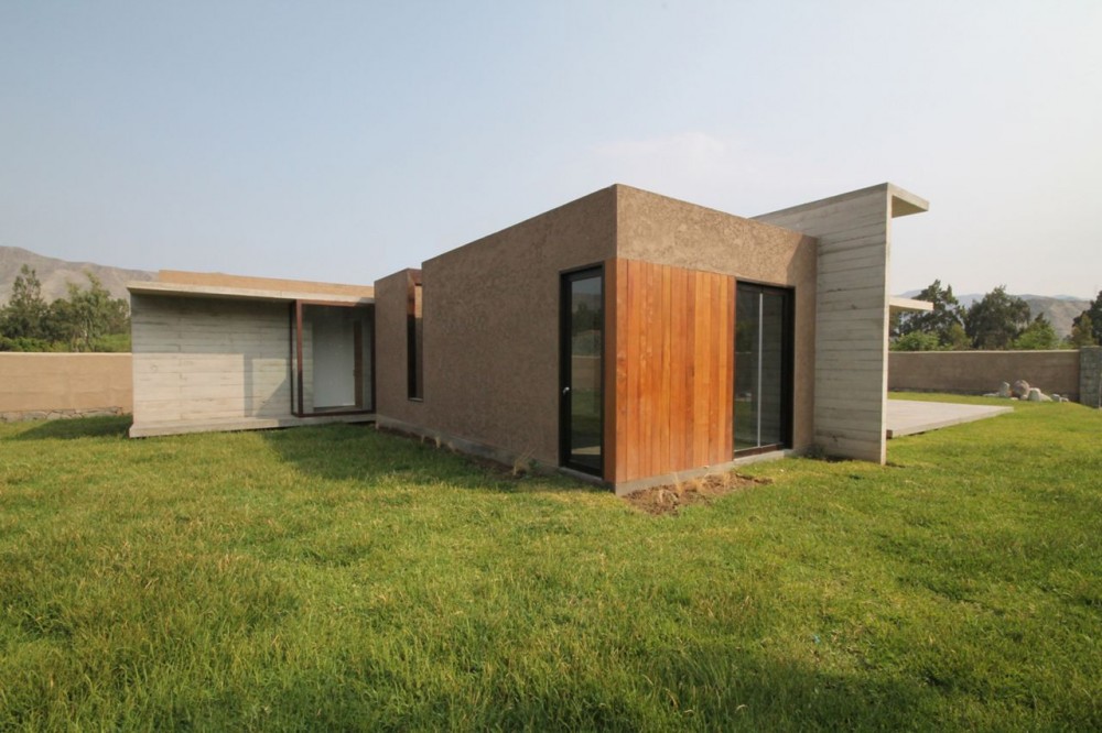 oZs0 House / Martin Dulanto