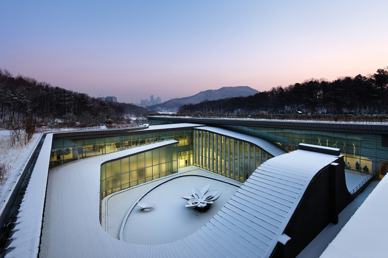 Seoul Memorial Park / Haeahn Architecture
