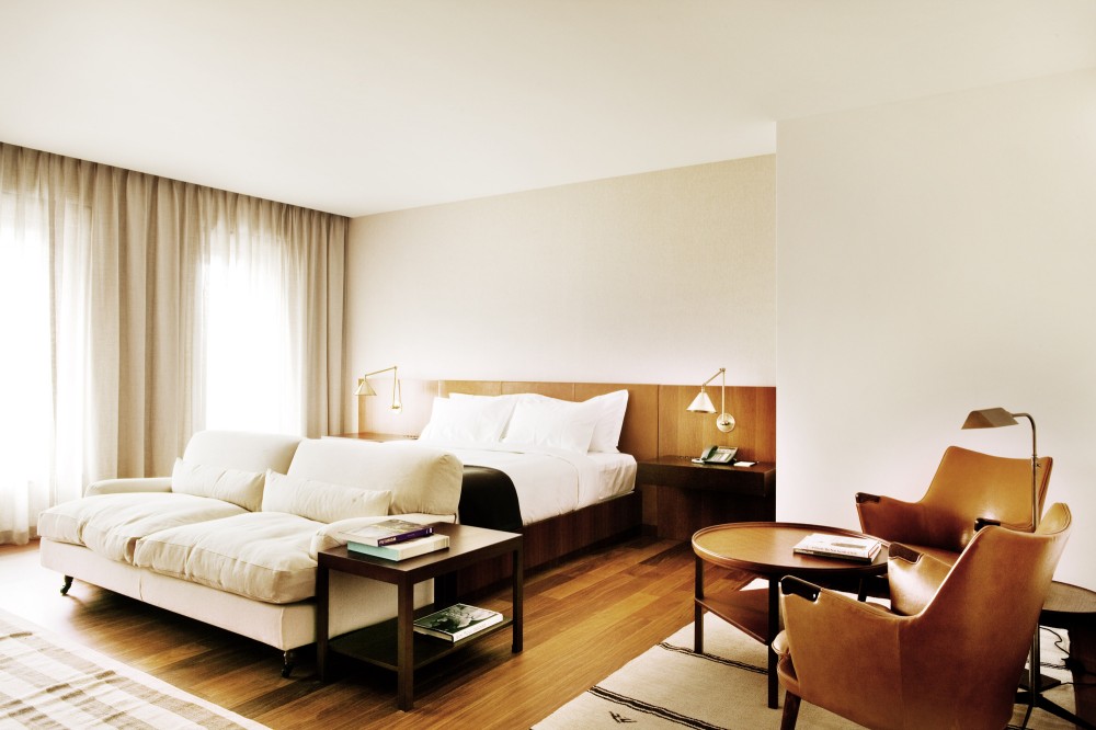 Square Nine Hotel / Isay Weinfeld