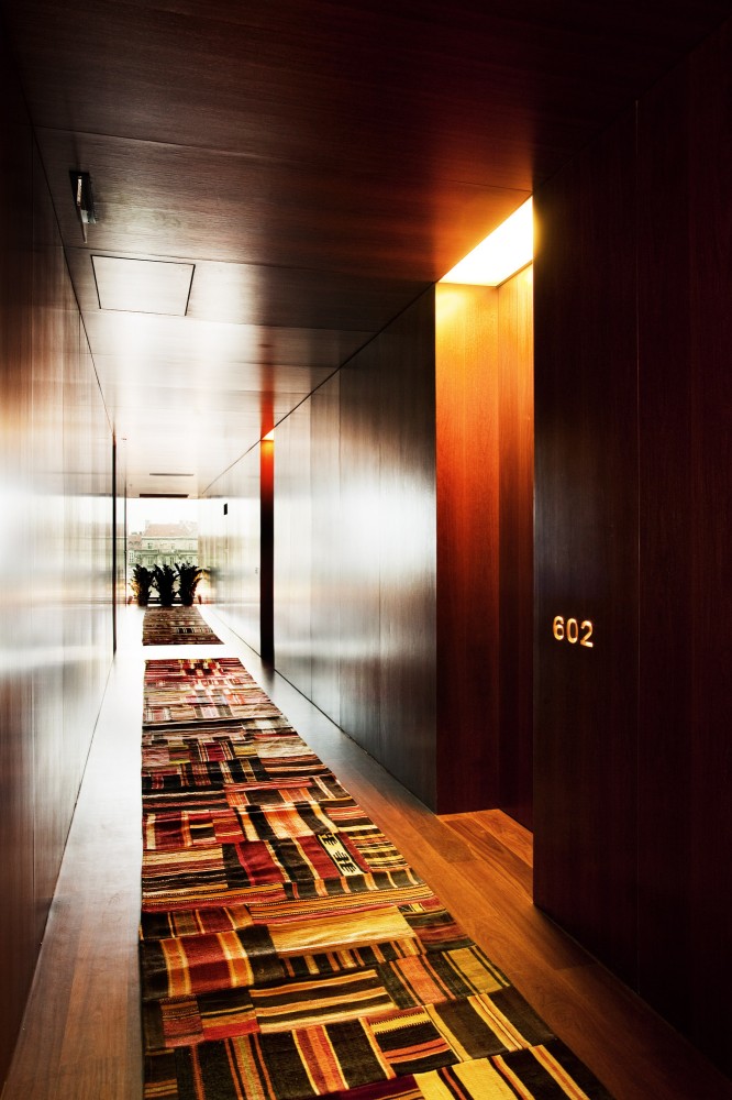 Square Nine Hotel / Isay Weinfeld