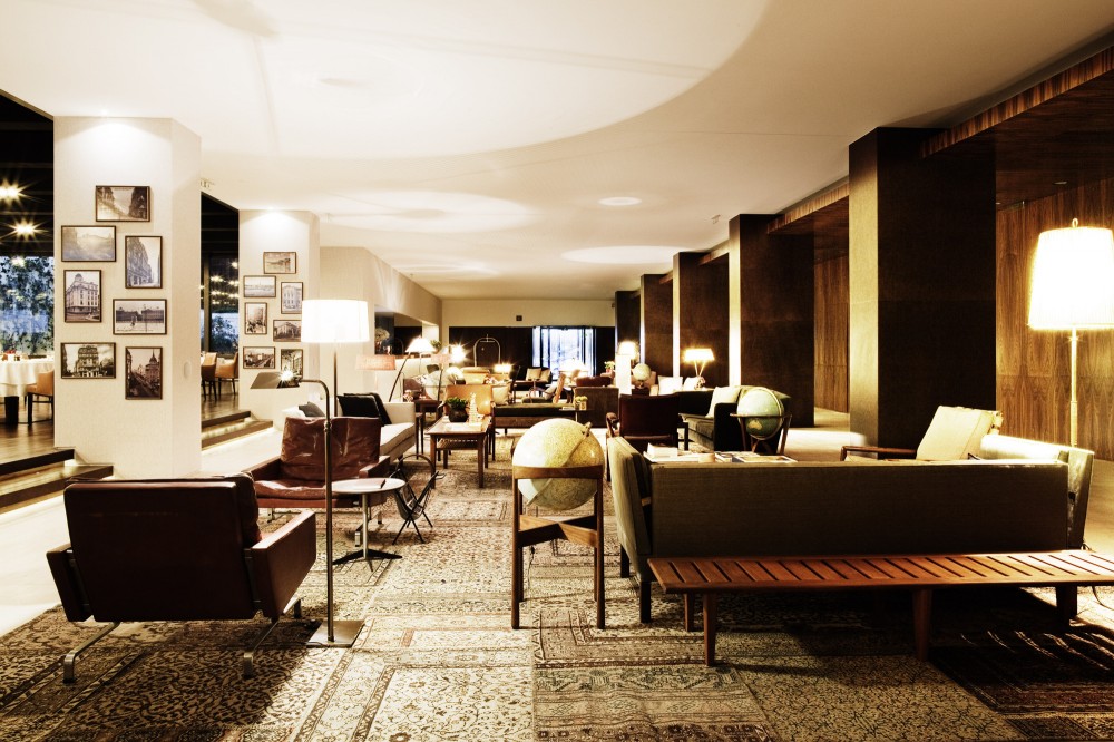 Square Nine Hotel / Isay Weinfeld