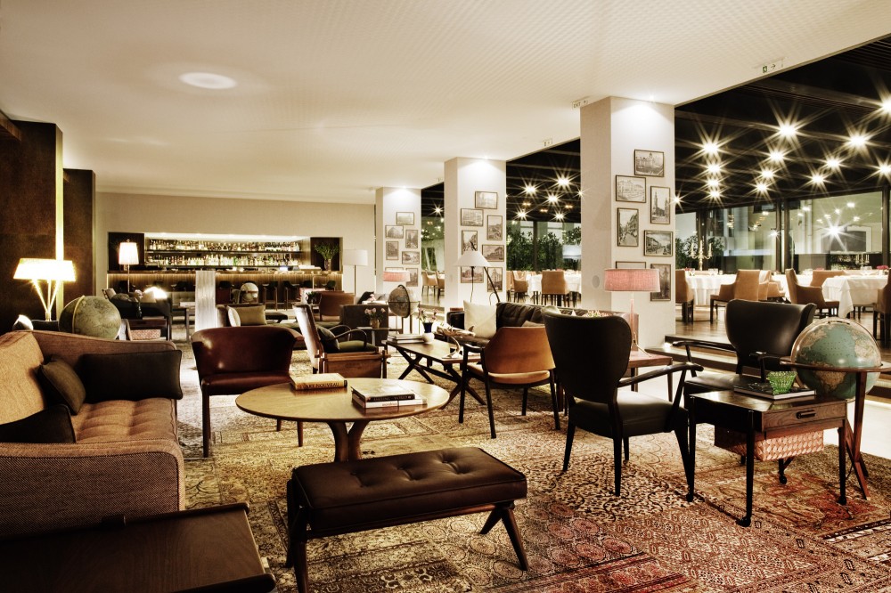 Square Nine Hotel / Isay Weinfeld