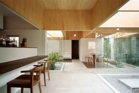 Table Hat / Hiroyuki Shinozaki Architects