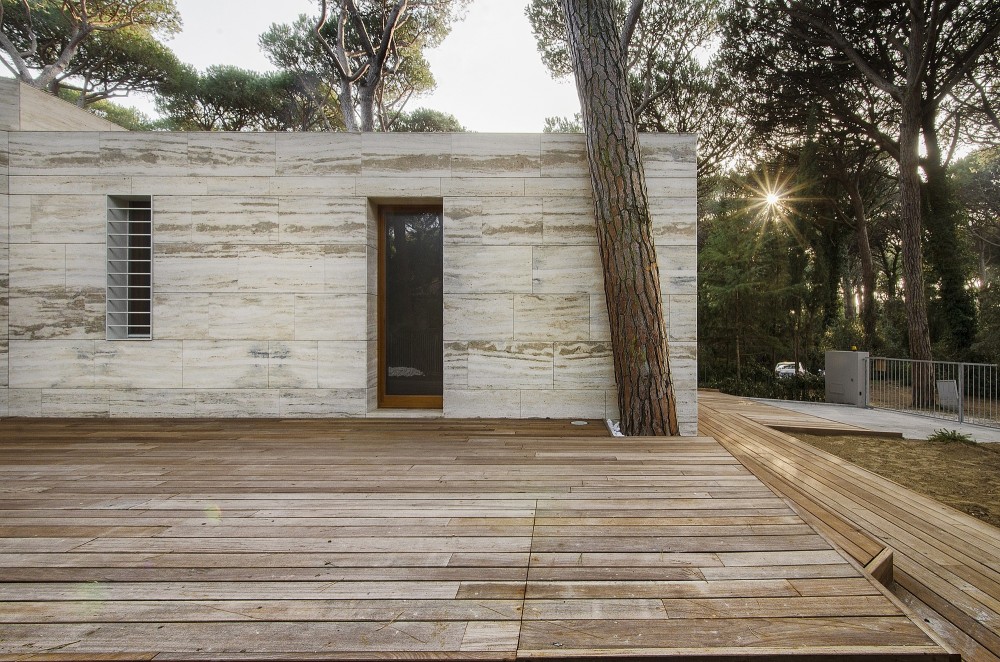 Pinewood of Marina / Massimo Fiorido Associati + sundaymorning