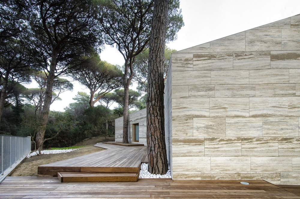 Pinewood of Marina / Massimo Fiorido Associati + sundaymorning