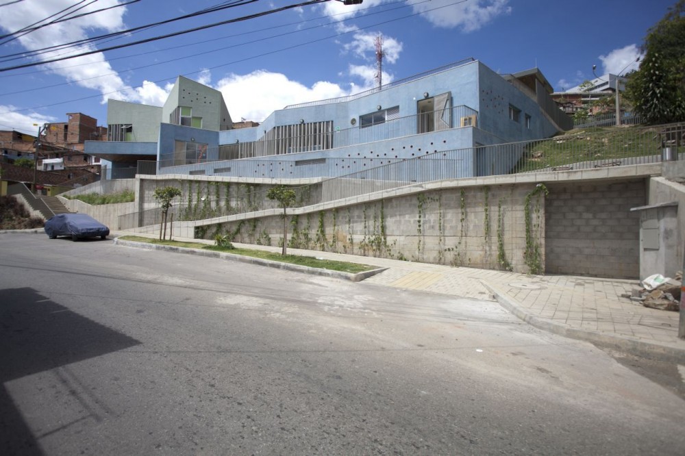 Santo Domingo Savio Kindergarten / Plan B arquitectos