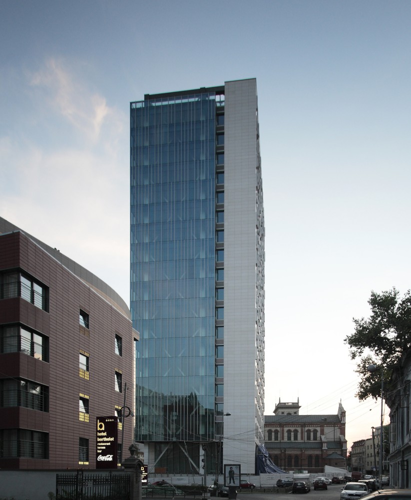 Cathedral Plaza / Westfourth Architecture