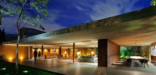 V4 house / Studio mk27 - Marcio Kogan + Renata Furlanetto