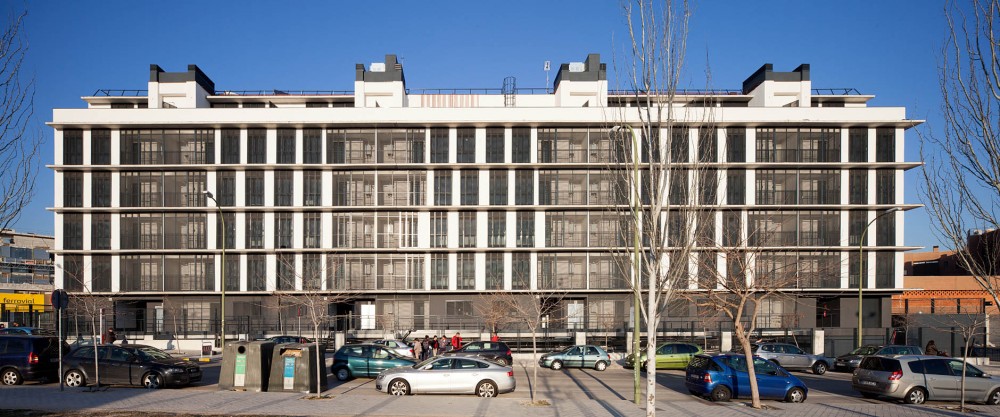 42 Social Housing in the New District of Barajas / B10+N Architects