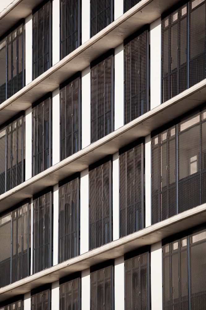 42 Social Housing in the New District of Barajas / B10+N Architects
