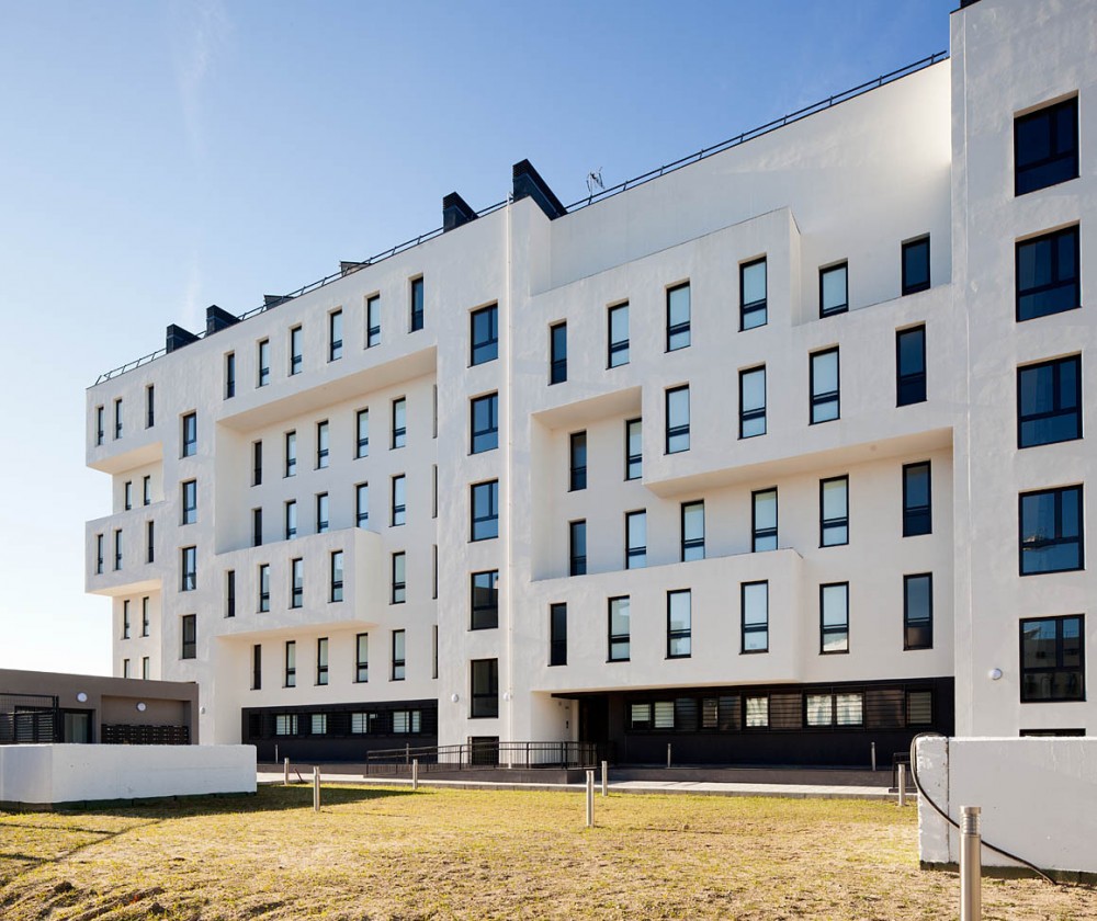 42 Social Housing in the New District of Barajas / B10+N Architects