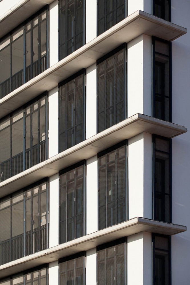 42 Social Housing in the New District of Barajas / B10+N Architects