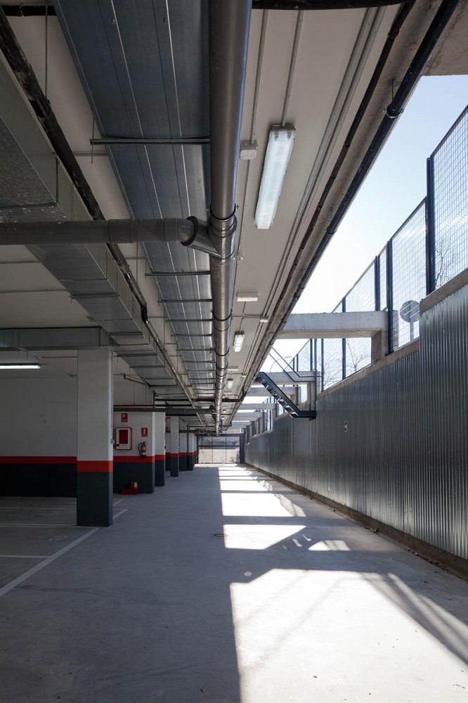 42 Social Housing in the New District of Barajas / B10+N Architects