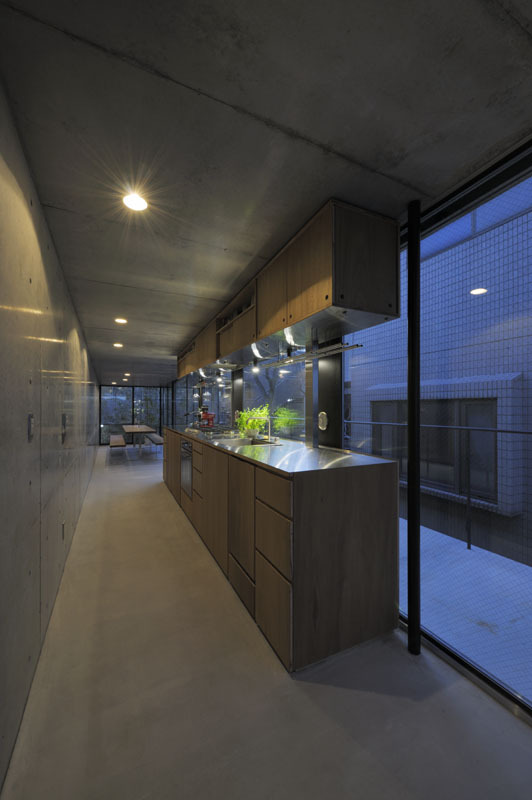 House in Takadanobaba / Florian Busch Architects