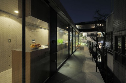 House in Takadanobaba / Florian Busch Architects