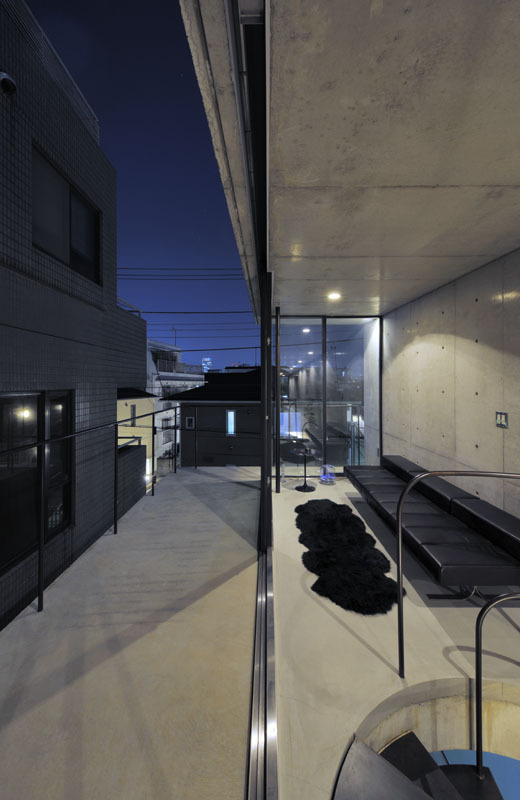 House in Takadanobaba / Florian Busch Architects