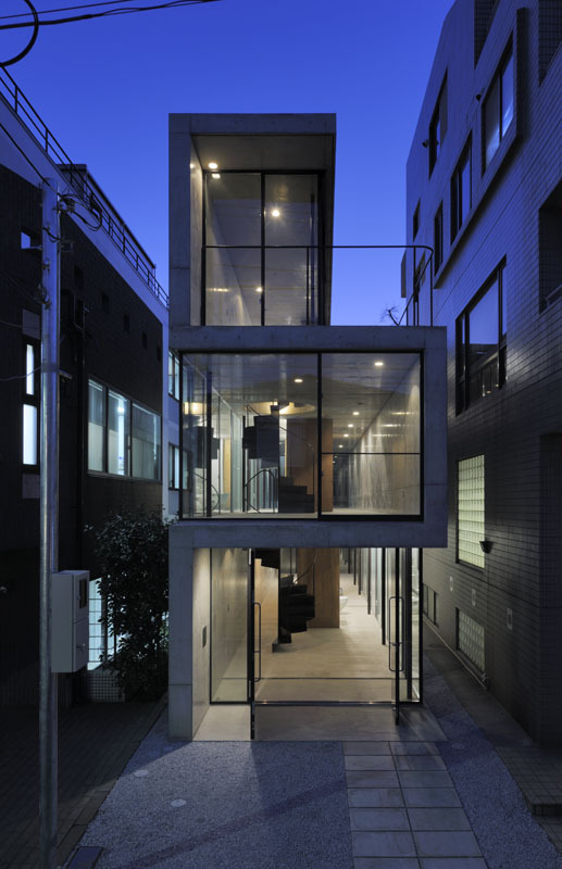 House in Takadanobaba / Florian Busch Architects