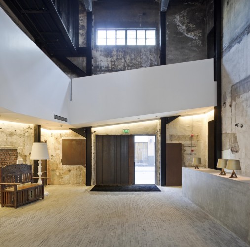 The Waterhouse at South Bund / Neri & Hu