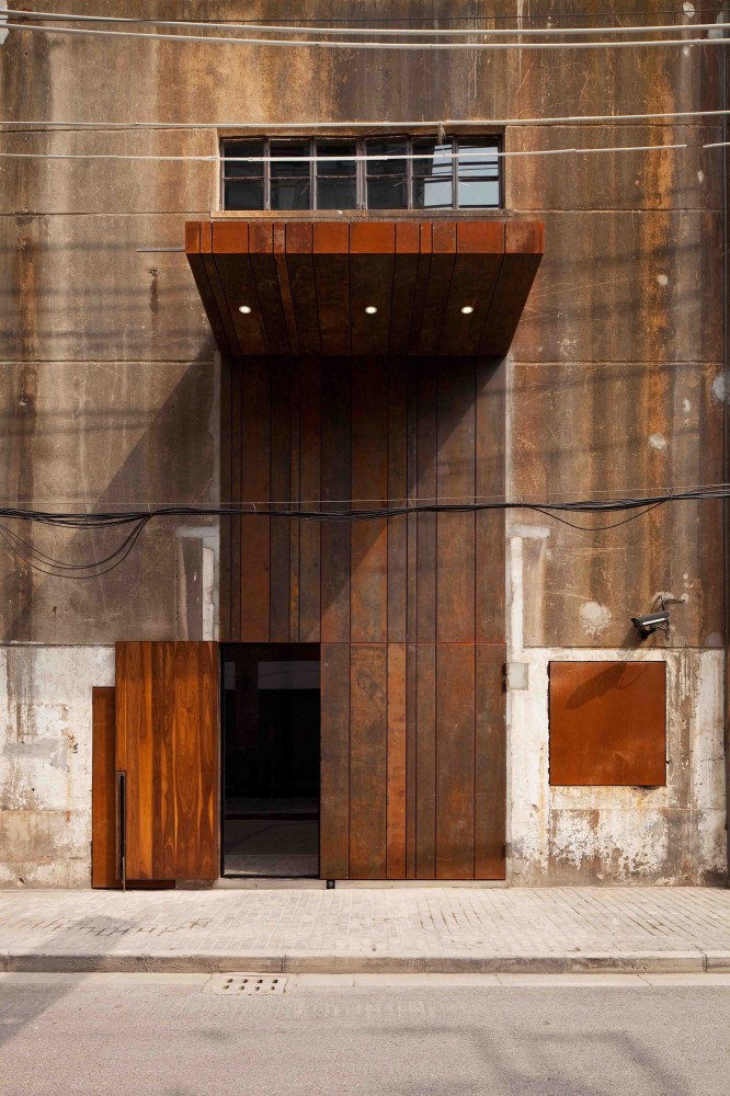 The Waterhouse at South Bund / Neri & Hu