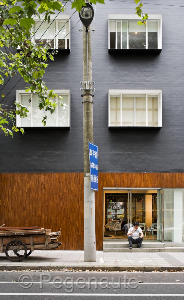 The Black Box / Neri & Hu