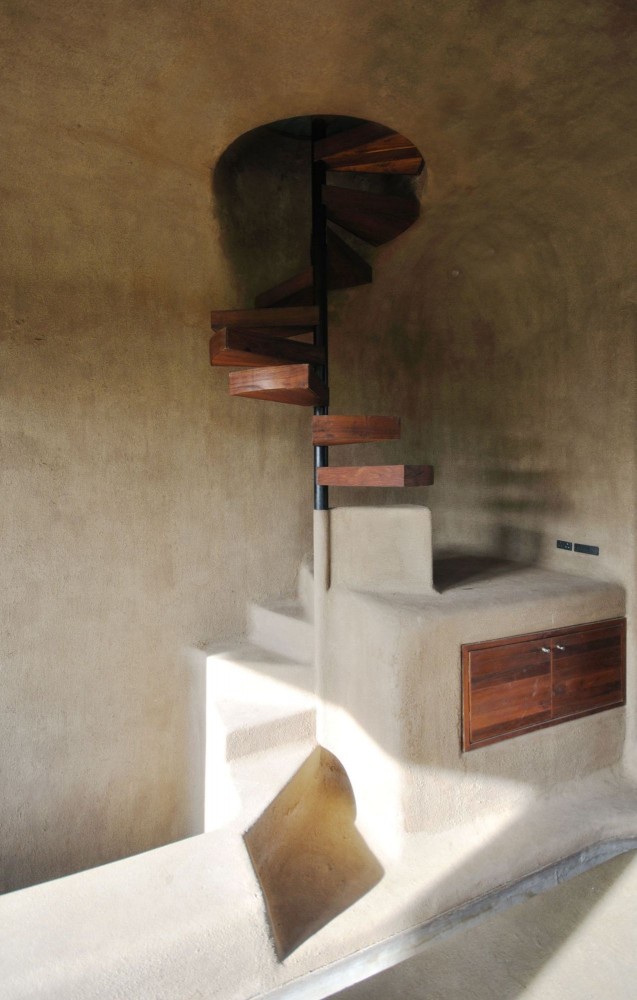 Retreat in the South-Indian Countryside / Mancini