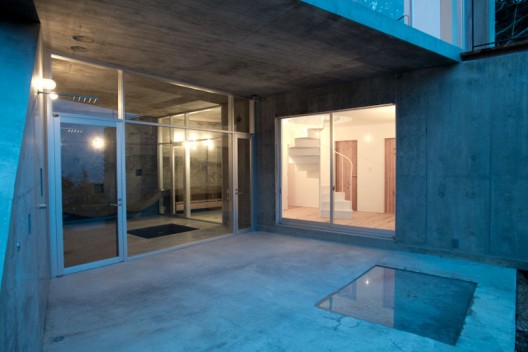 A House in Kisami / Florian Busch Architects