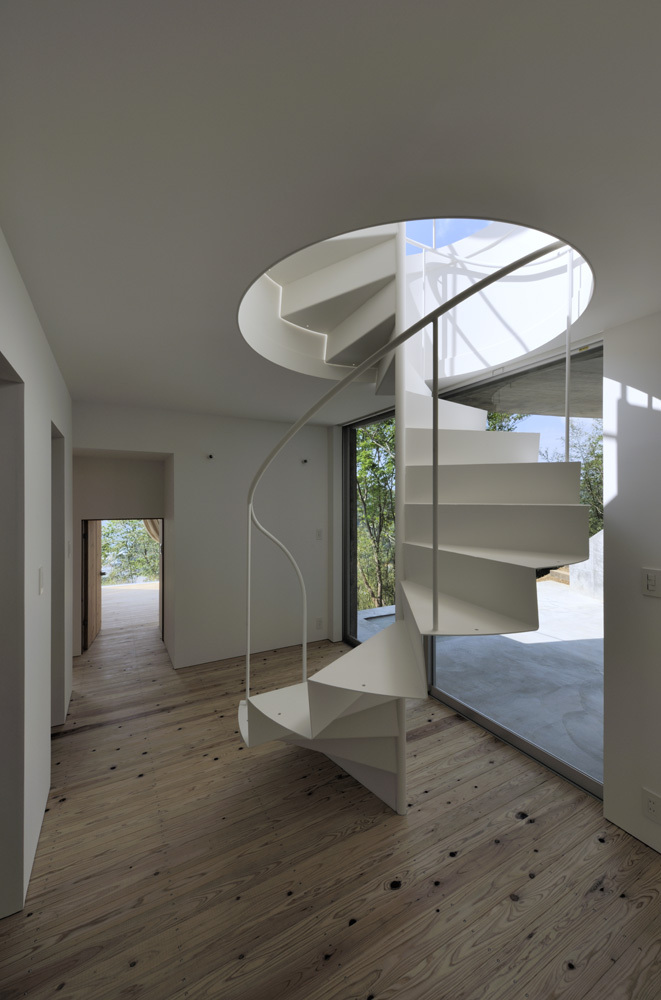 A House in Kisami / Florian Busch Architects