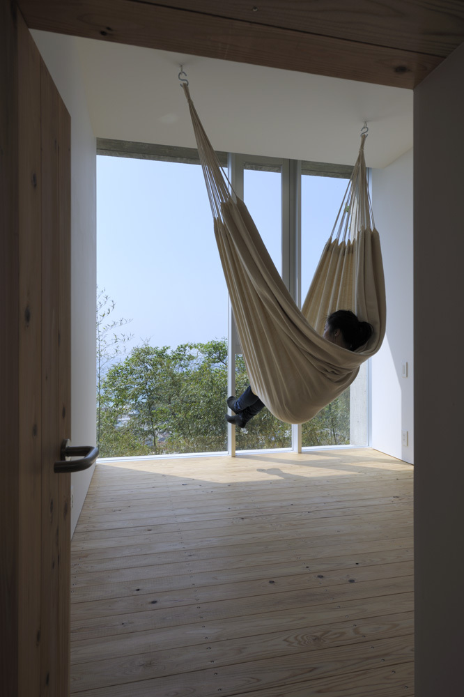 A House in Kisami / Florian Busch Architects
