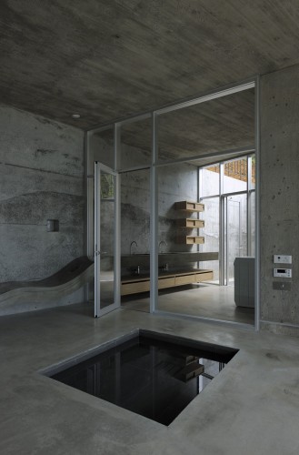 A House in Kisami / Florian Busch Architects
