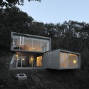 A House in Kisami / Florian Busch Architects A House in Kisami / Florian Busch Architects © Hiroyasu Sakaguchi (AtoZ)